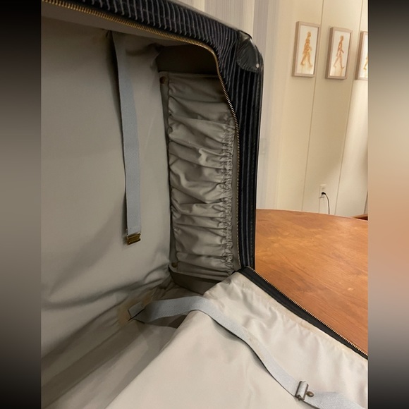 The French Company 1970s Vintage Luxury Luggage - Picture 13 of 16